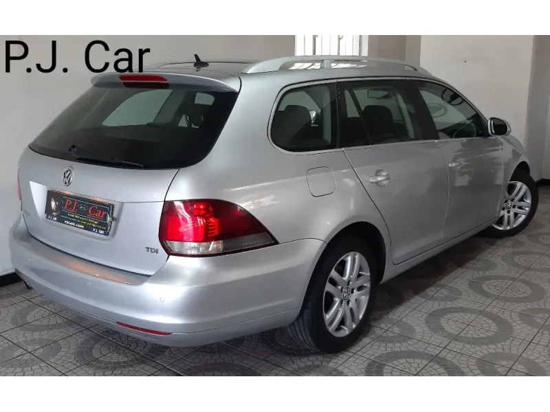 Volkswagen Golf Variant Confortline 1.6 TDI 105 CV