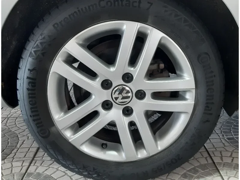Volkswagen Golf Variant Confortline 1.6 TDI 105 CV